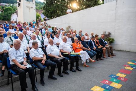 OBČINSKO PRIZNANJE ZA DVA DIRIGENTA, HIŠNIKA, MEDICINSKO SESTRO, ZGODOVINARJA IN PEVSKI ZBOR 16